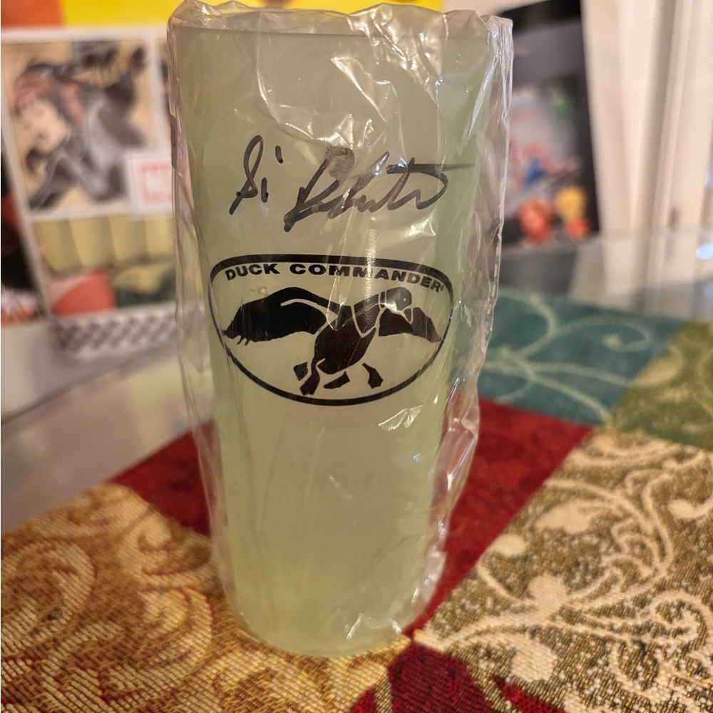 SIGNED Si Robertson Duck Commander Tea Cup: In Original Packaging